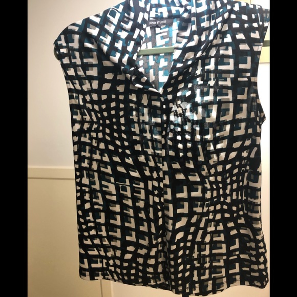 Top - Picture 2 of 3